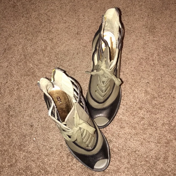 BAKERS Semi-Gladiator Open Toe Lace Up Booties - Picture 2 of 6